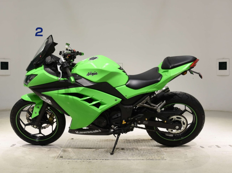 Мотоцикл Kawasaki NINJA250 с пробегом 9250 km с пробегом 9250 km