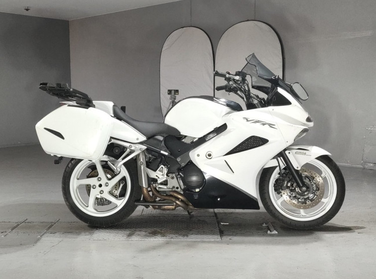 Мотоцикл Honda VFR800F з пробігом 26632 km