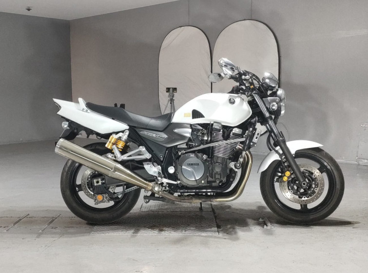 Мотоцикл Yamaha XJR1300 с пробегом 25449 km