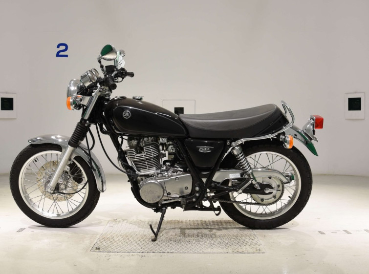 Мотоцикл Yamaha SR400 з пробігом 11434 km з пробігом 11434 km