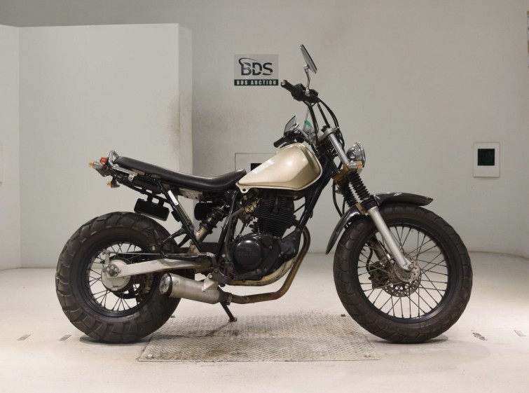 Мотоцикл Yamaha TW200E с пробегом 7796 km