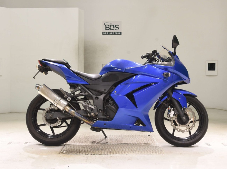 Мотоцикл Kawasaki NINJA250R з пробігом 74953 km