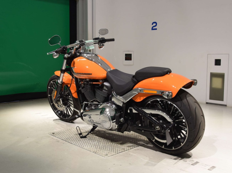 Мотоцикл HD FXBR1920 з пробігом 9506 km з пробігом 9506 km