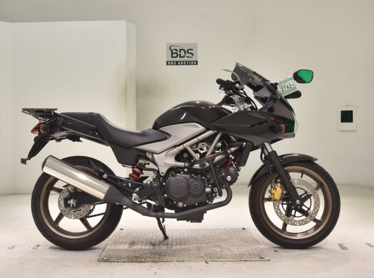 Мотоцикл Honda VTR250F с пробегом 6663 km