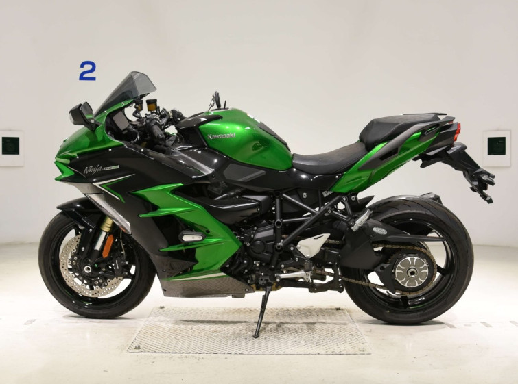 Мотоцикл Kawasaki NINJA H2 SX с пробегом 5865 km с пробегом 5865 km