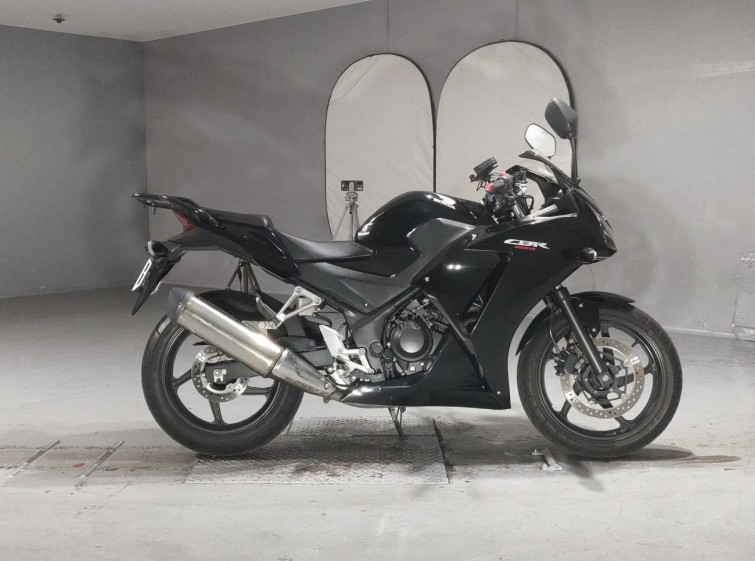 Мотоцикл Honda CBR250R с пробегом 9091 km