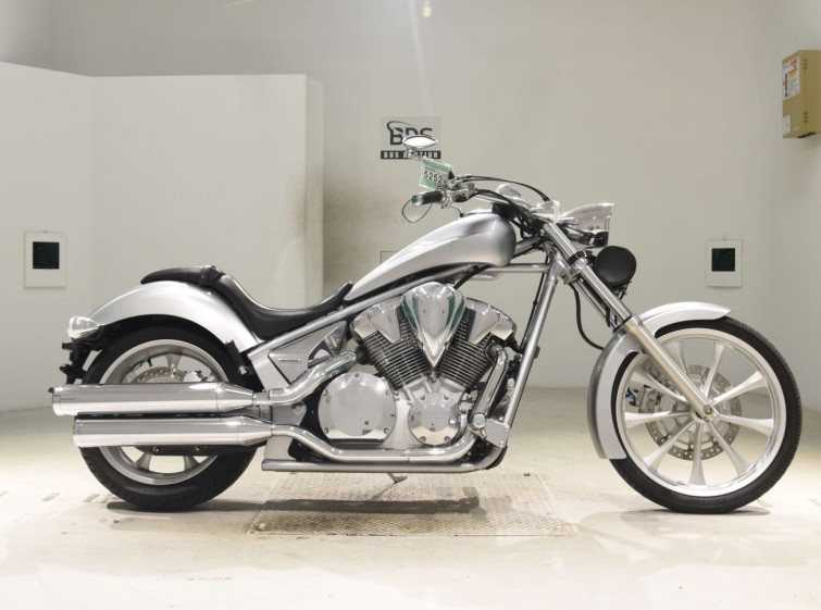 Мотоцикл Honda VT1300CX FURY з пробігом 8234 km з пробігом 8234 km