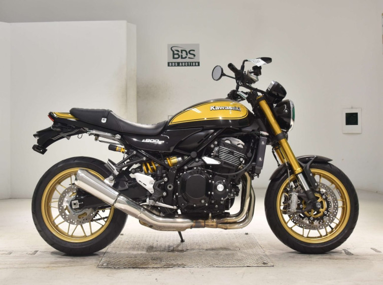 Мотоцикл Kawasaki Z900RS SE з пробігом 9859 km з пробігом 9859 km