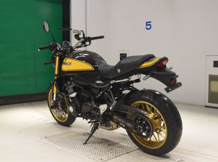 Мотоцикл Kawasaki Z900RS SE з пробігом 9859 km з пробігом 9859 km