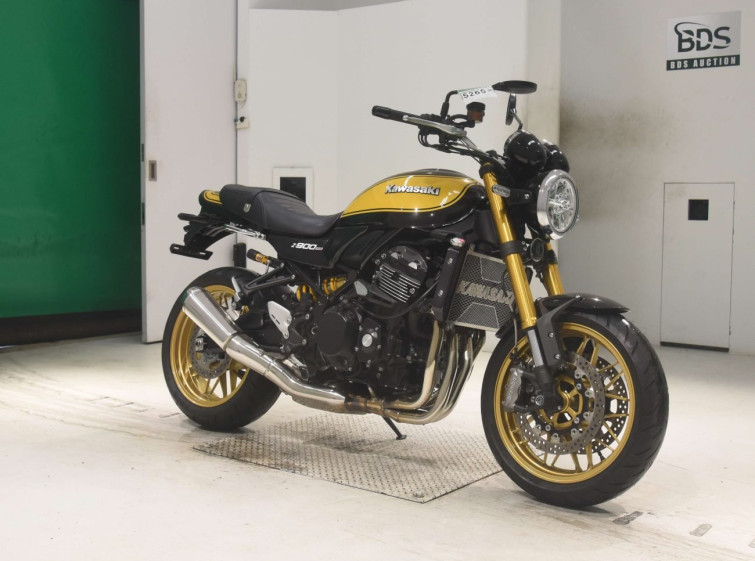 Мотоцикл Kawasaki Z900RS SE з пробігом 9859 km з пробігом 9859 km