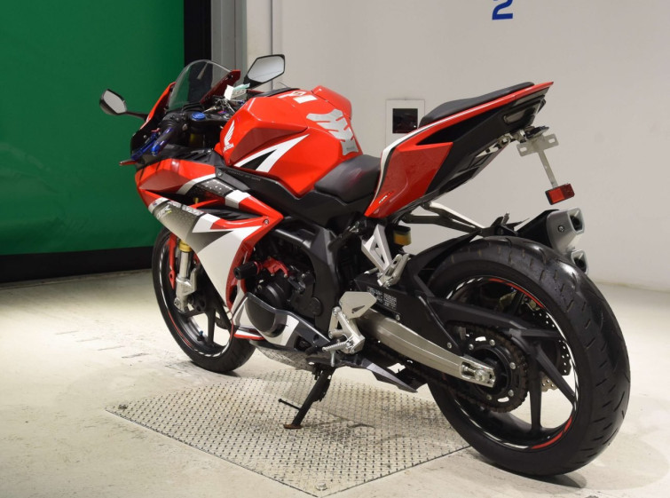 Мотоцикл Honda CBR250RR с пробегом 5975 km с пробегом 5975 km