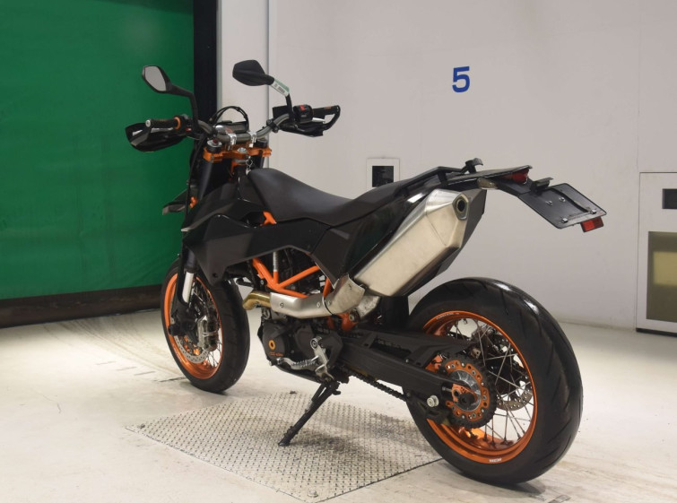 Мотоцикл KTM 690 SMC R с пробегом 23745 km с пробегом 23745 km