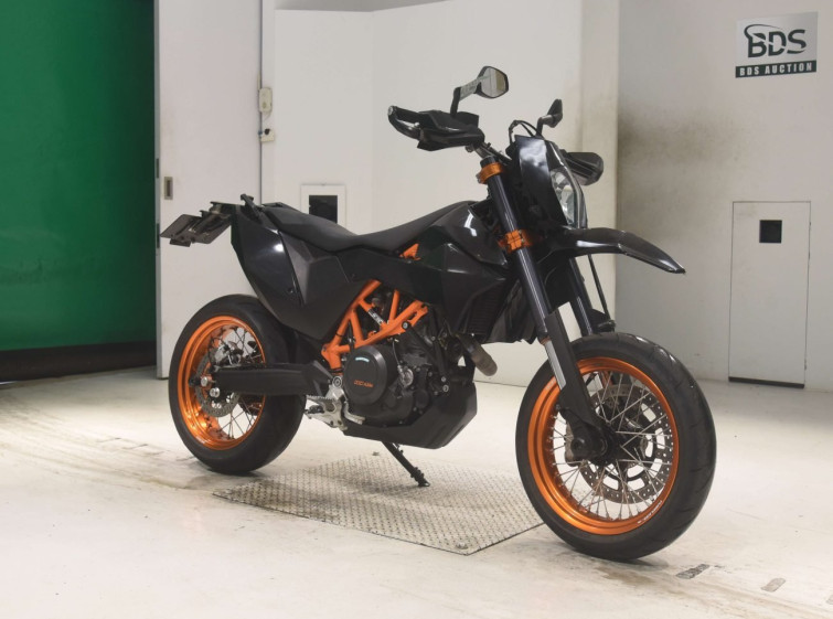 Мотоцикл KTM 690 SMC R с пробегом 23745 km с пробегом 23745 km