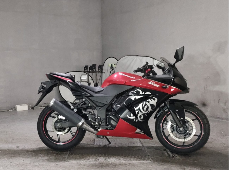 Мотоцикл Kawasaki NINJA250R з пробігом 17562 km
