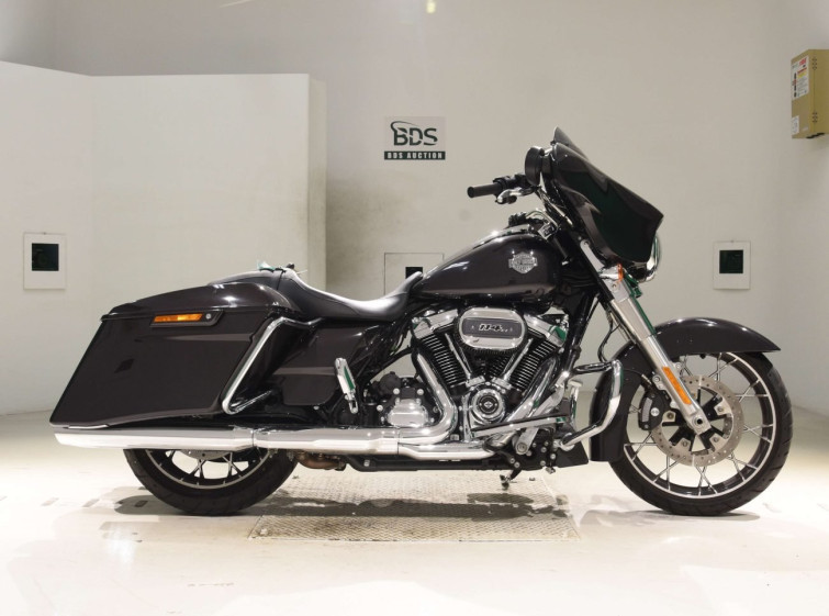 Мотоцикл HD STREET GLIDE FLHXS1870 с пробегом 4613 km с пробегом 4613 km