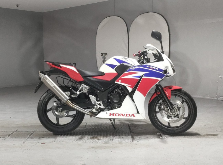 Мотоцикл Honda CBR250R с пробегом 8723 km