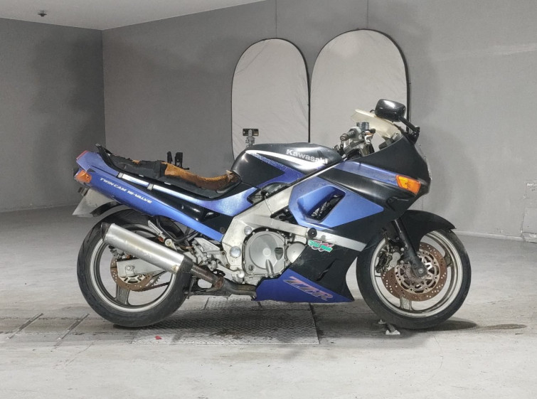 Мотоцикл Kawasaki ZZ-R400 с пробегом 27395 km