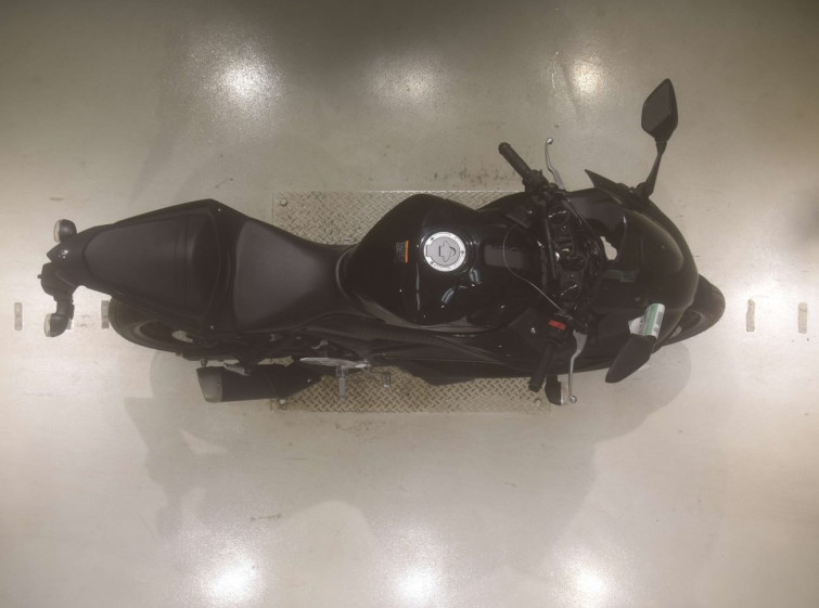 Мотоцикл Yamaha YZF-R25 з пробігом 665 km з пробігом 665 km