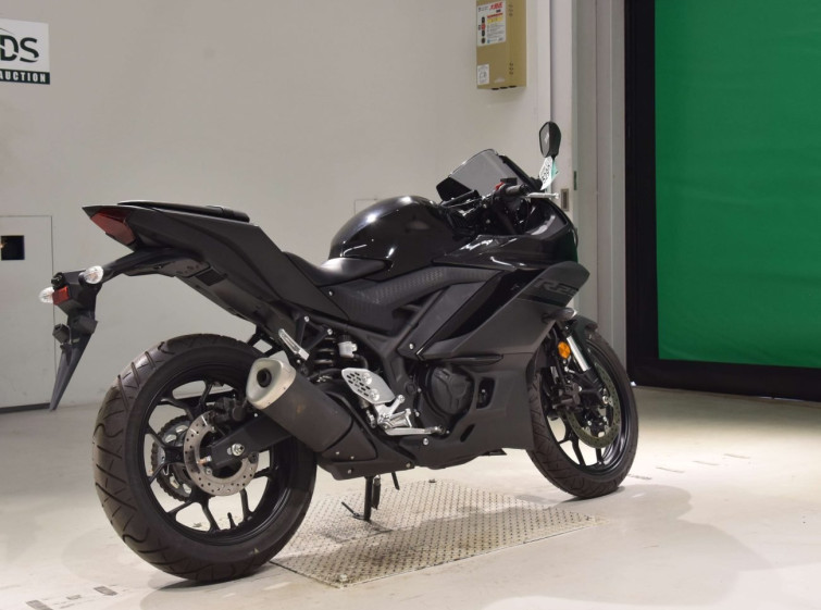 Мотоцикл Yamaha YZF-R25 з пробігом 665 km з пробігом 665 km