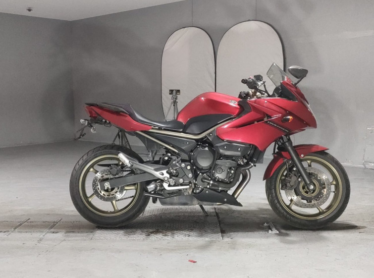 Мотоцикл Yamaha XJ6 DIVERSION з пробігом 32501 km