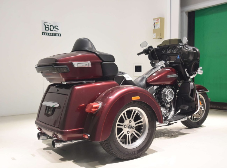 Мотоцикл HD ELECTRA GLIDE FLHTCU1690 TRIKE з пробігом 3262 km з пробігом 3262 km