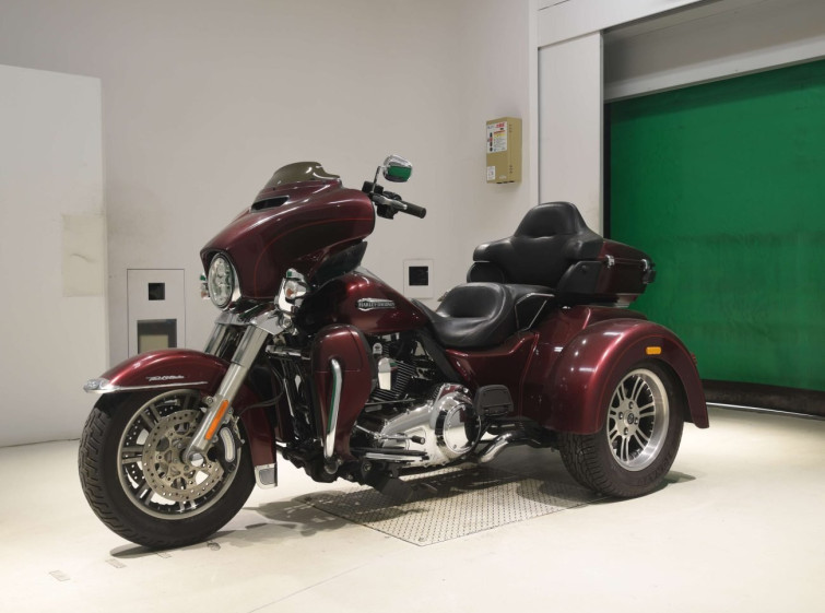 Мотоцикл HD ELECTRA GLIDE FLHTCU1690 TRIKE з пробігом 3262 km з пробігом 3262 km