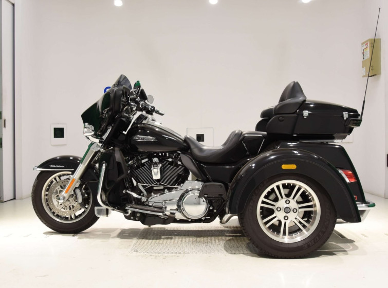 Мотоцикл HD ELECTRA GLIDE FLHTCU1750 TRIKE с пробегом 3770 km с пробегом 3770 km