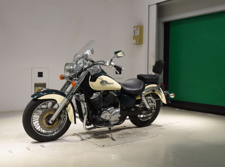 Мотоцикл Honda SHADOW400 з пробігом 17820 km з пробігом 17820 km