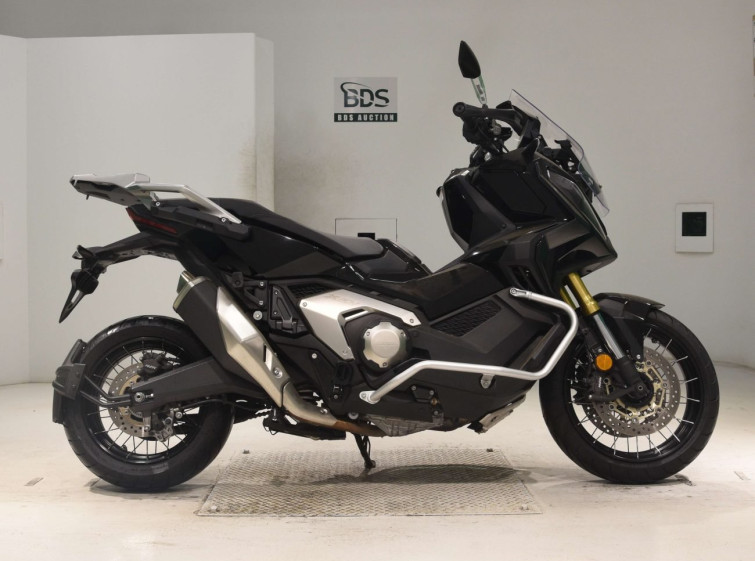 Мотоцикл Honda X-ADV750-2 з пробігом 10205 km