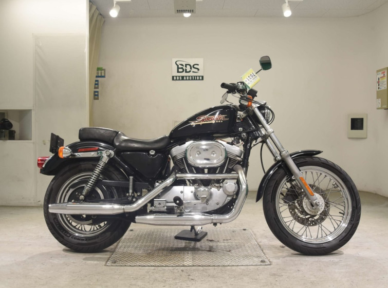 Мотоцикл HD SPORTSTER XLH883 з пробігом 10989 km