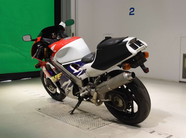 Мотоцикл Honda RVF400 з пробігом 67451 km з пробігом 67451 km