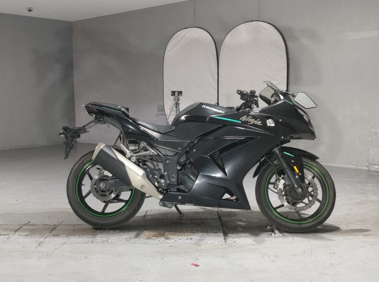 Мотоцикл Kawasaki NINJA250R з пробігом 71640 km