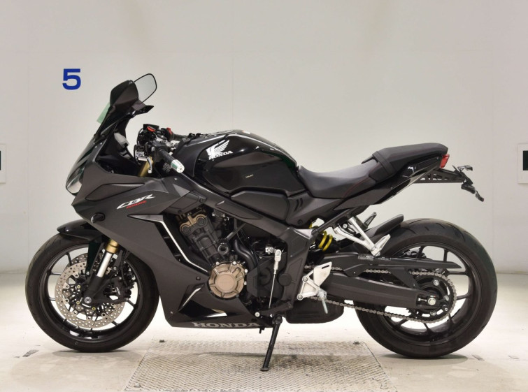 Мотоцикл Honda CBR650R з пробігом 6942 km з пробігом 6942 km
