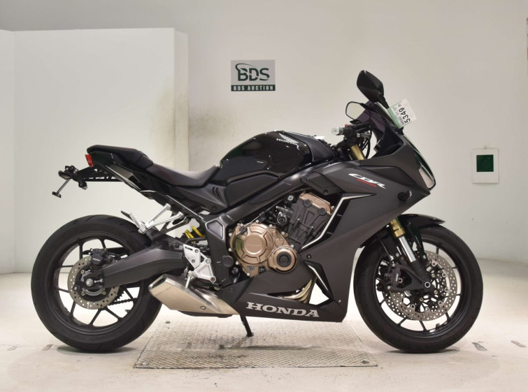 Мотоцикл Honda CBR650R з пробігом 6942 km з пробігом 6942 km