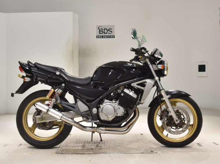 Мотоцикл Kawasaki BALIUS ZR250 з пробігом 34396 km з пробігом 34396 km