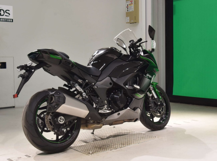 Мотоцикл Kawasaki ninja 1000 sx з пробігом 9740 km з пробігом 9740 km