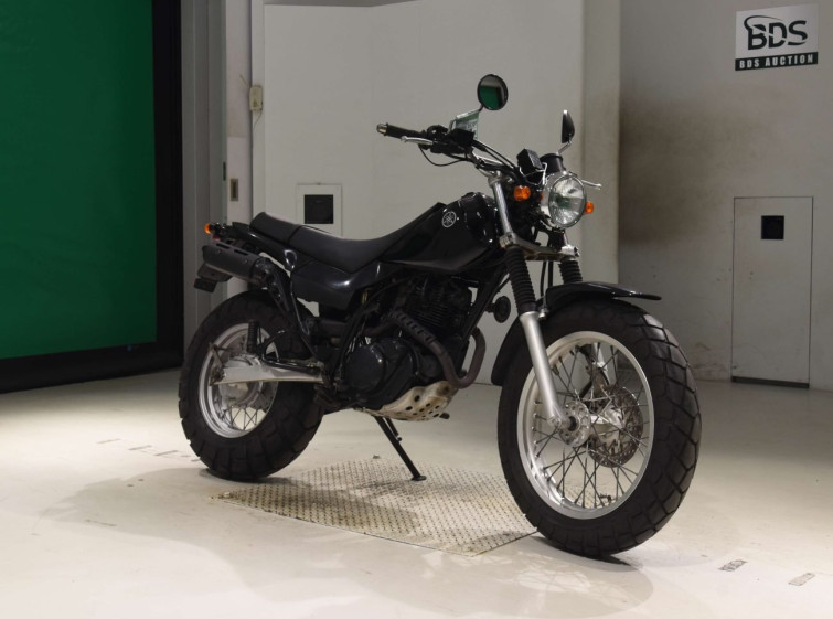 Мотоцикл Yamaha TW225