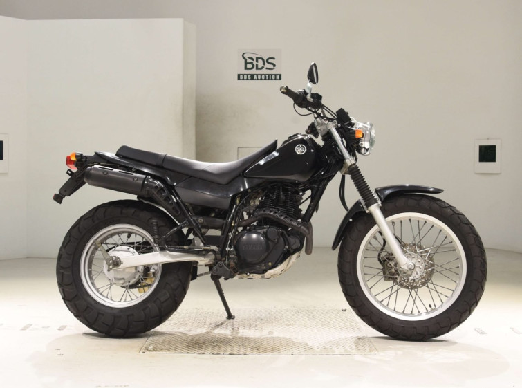 Мотоцикл Yamaha TW225