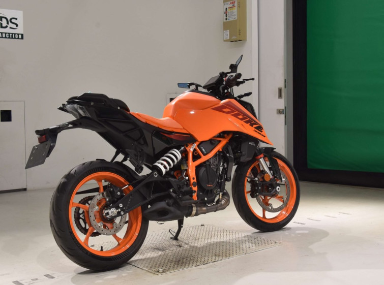 Мотоцикл KTM 390 DUKE