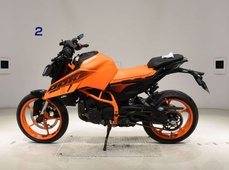 Мотоцикл KTM 390 DUKE