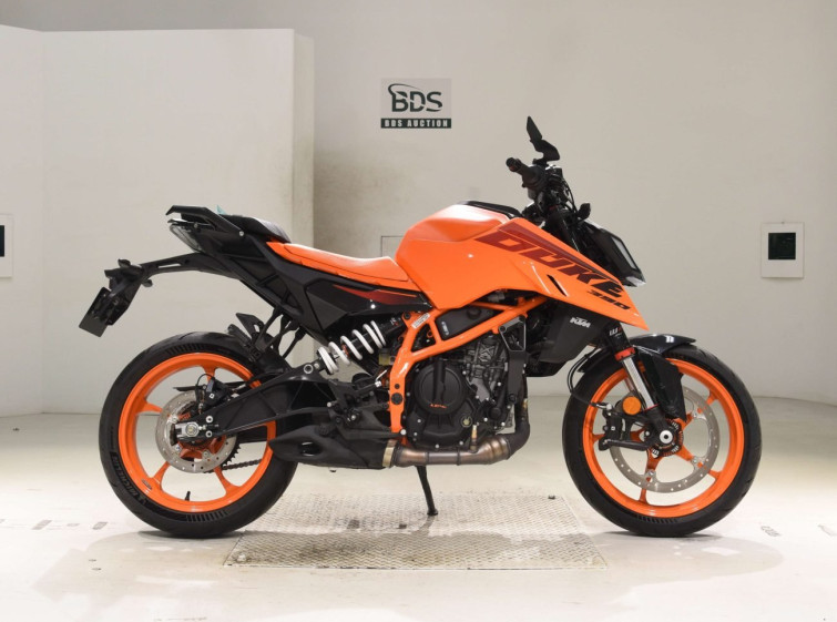 Мотоцикл KTM 390 DUKE