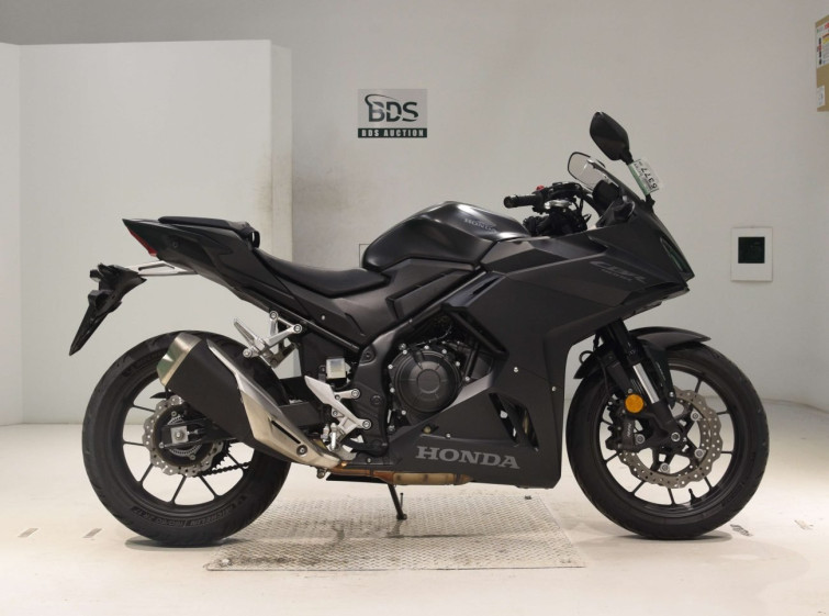 Мотоцикл Honda CBR400R-3 с пробегом 7744 km с пробегом 7744 km