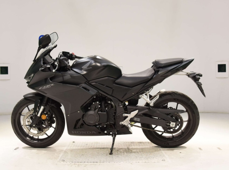 Мотоцикл Honda CBR400R-3 с пробегом 7744 km с пробегом 7744 km