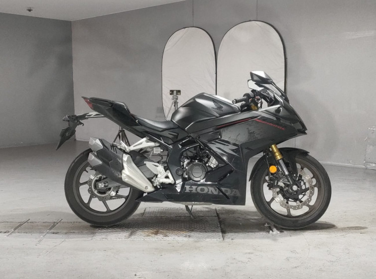 Мотоцикл Honda CBR250RR с пробегом 8714 km