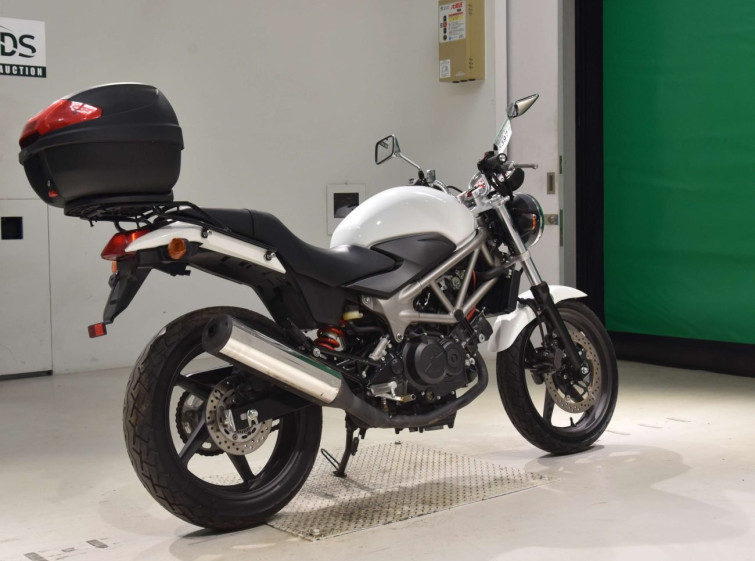Мотоцикл Honda VTR250 з пробігом 1396 km з пробігом 1396 km