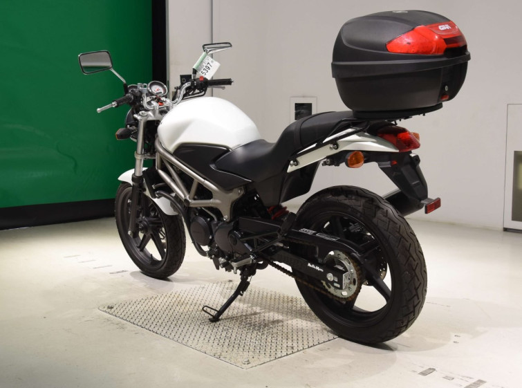 Мотоцикл Honda VTR250 з пробігом 1396 km з пробігом 1396 km