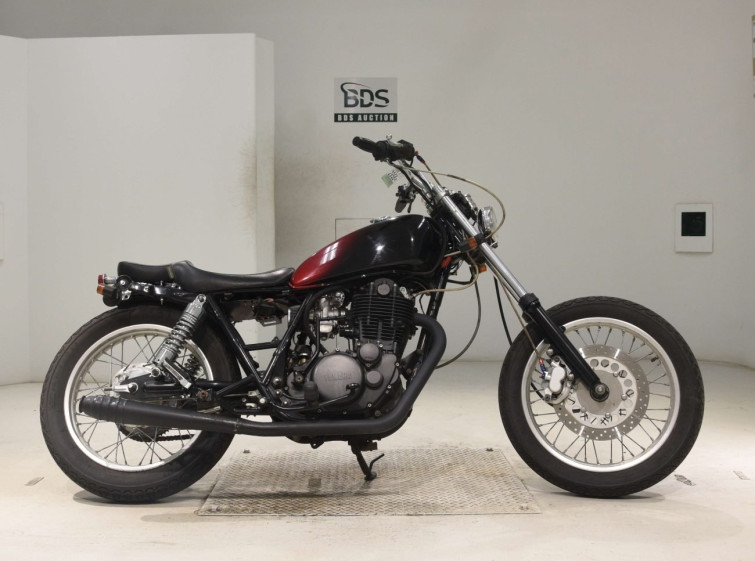 Мотоцикл Yamaha SR400 з пробігом 4395 km