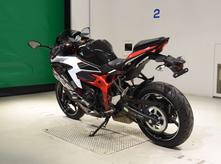 Мотоцикл Kawasaki NINJA ZX-25R з пробігом 3036 km з пробігом 3036 km
