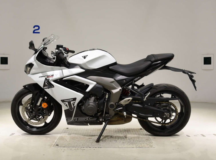 Мотоцикл Triumph daytona 660 с пробегом 33622 km с пробегом 33622 km