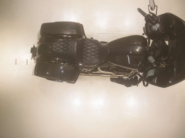 Мотоцикл HD ROAD GLIDE FLTRXSE1923 CVO з пробігом 8421 km з пробігом 8421 km